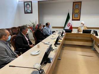 ديدار وگفتگوي كاركنان شركت شهركهاي صنعتي استان با امام جمعه زنجان 